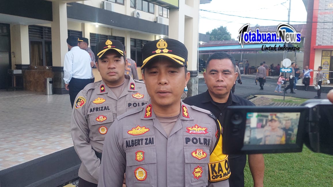 Foto: Kapolres Bitung AKBP Albert Zai, S.I.K., M.H saat Wawancara.