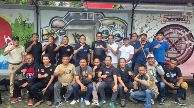 IMG-20251025-WA0015 Foto Bersama Komandan Satrol Bitung bersama Wartawan.