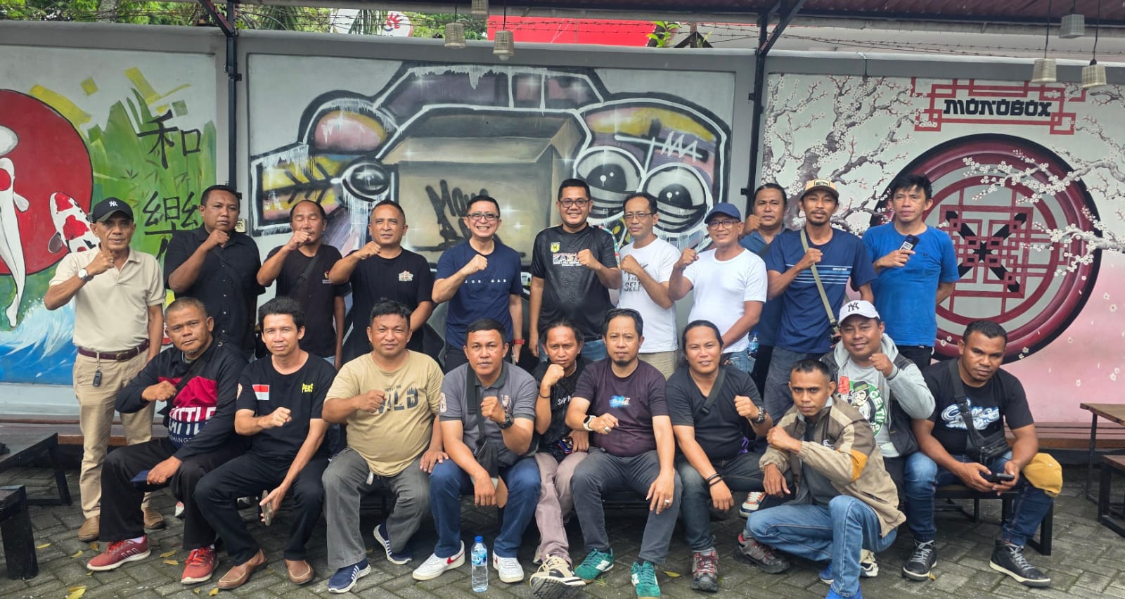 IMG-20251025-WA0015 Foto Bersama Komandan Satrol Bitung bersama Wartawan.