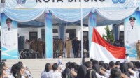 Upacara Hari Guru Nasional 2025 dan HUT ke-80 PGRI di Lapangan Kantor Wali Kota, Selasa. 25/11/2025.