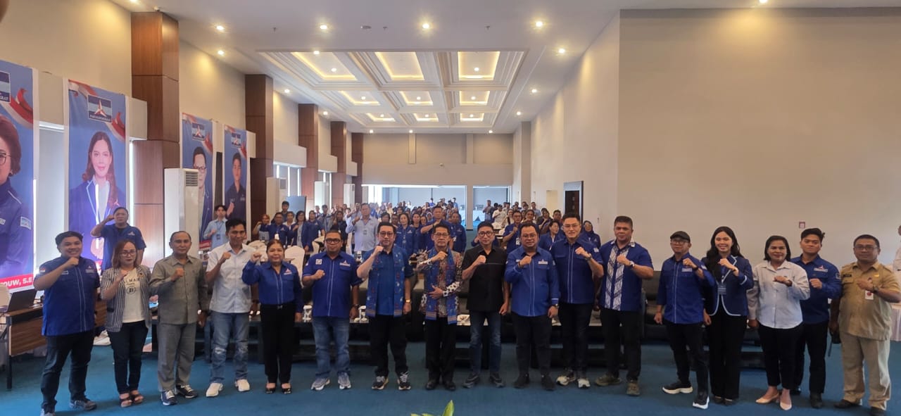 Wali Kota Bitung, Hengky Honandar SE, menghadiri Rapat Kerja Cabang (Rakercab)