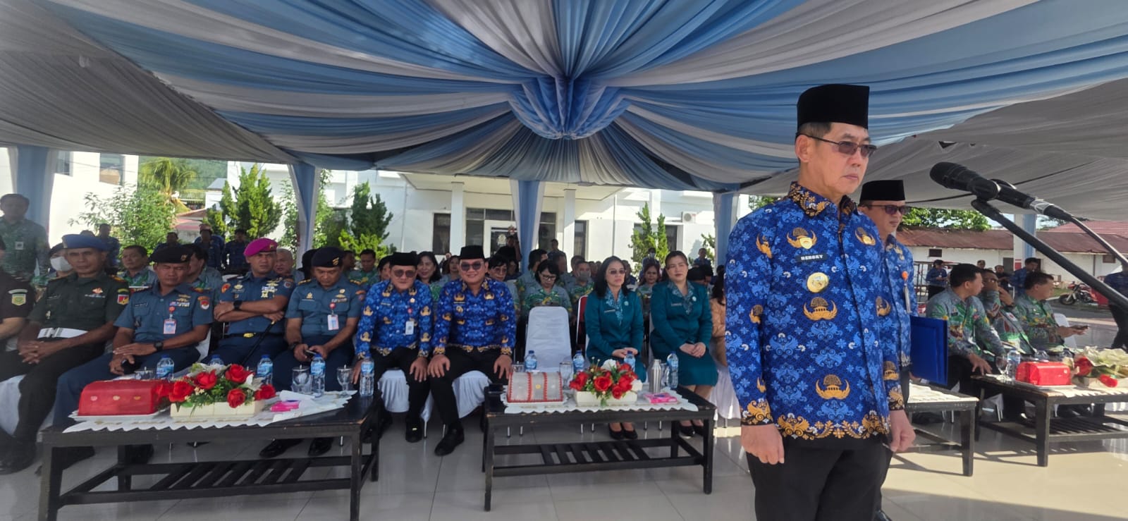 Wali Kota Bitung, Hengky Honandar, SE, saat Pimpin upacara peringatan Hari Ulang Tahun ke-54 KORPRI