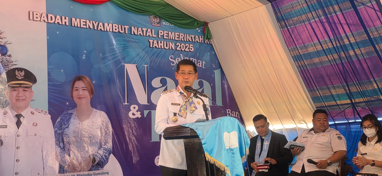 Wali Kota Bitung, Hengky Honandar, SE, saat sambutan di Perayaan Natal 2025 Pemerintah Kota Bitung. Rabu, 3/12
