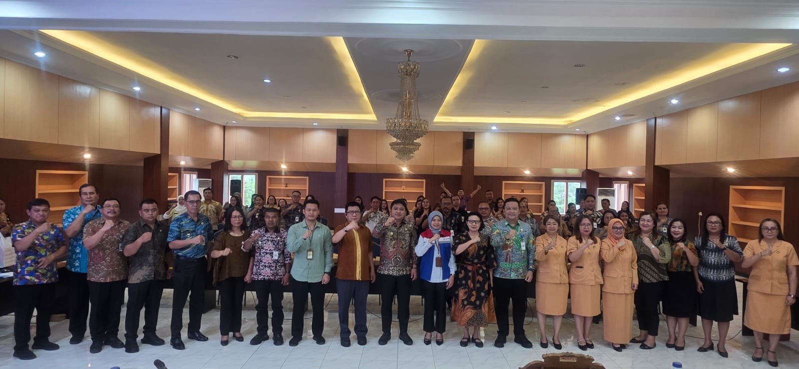 Rapat Koordinasi Tim Koordinasi Penanggulangan Kemiskinan (TKPK) Kota Bitung Tahun 2025 yang berlangsung pada Kamis, 11/12/2025.
