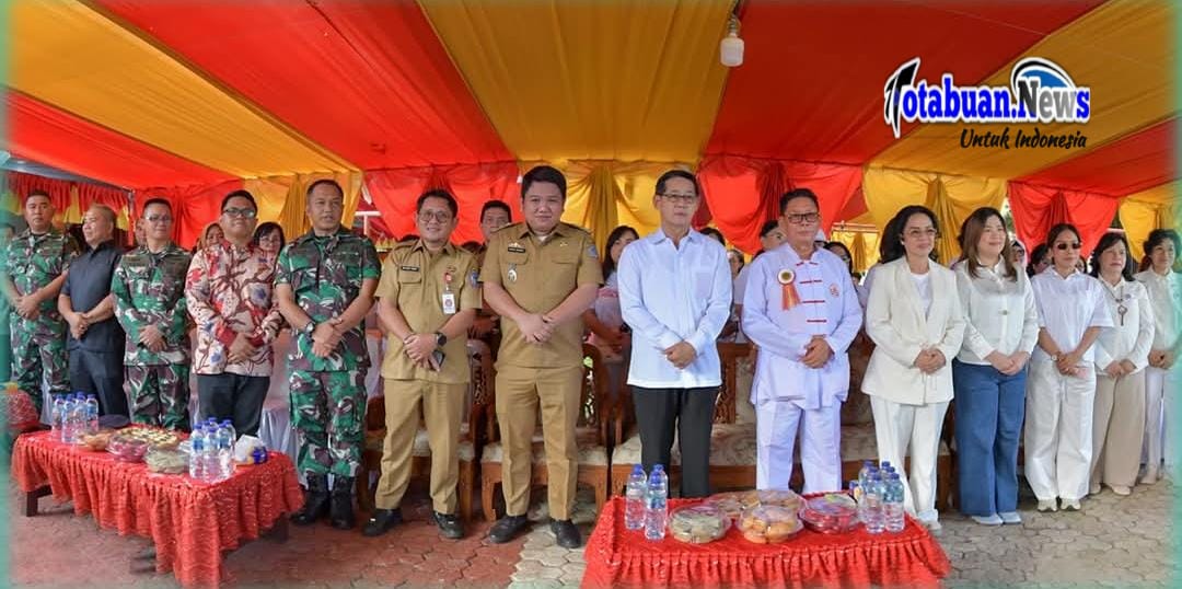 Foto bersama dengan Forkopimda bersama tamu undangan lainnya
