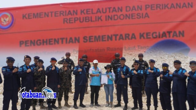 Kementerian Kelautan dan Perikanan (KKP) menghentikan sementara sejumlah aktivitas pemanfaatan ruang laut di wilayah pesisir Kabupaten Morowali, Sulawesi Tengah.