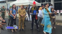 Wakil Wali Kota Bitung Randito Maringka S.Sos bersama rombongan Pemerintah Kota Bitung menyambut kedatangan kapal pesiar mewah Queen Mary 2 di Pelabuhan Samudra Bitung, Selasa (17/3/2026).
