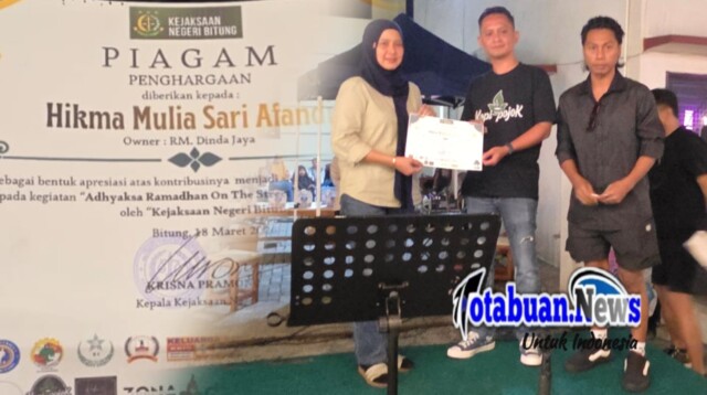 RM Dinda Jaya Mendapat PIAGAM penghargaan di Adhyaksa Ramadhan On The Street.