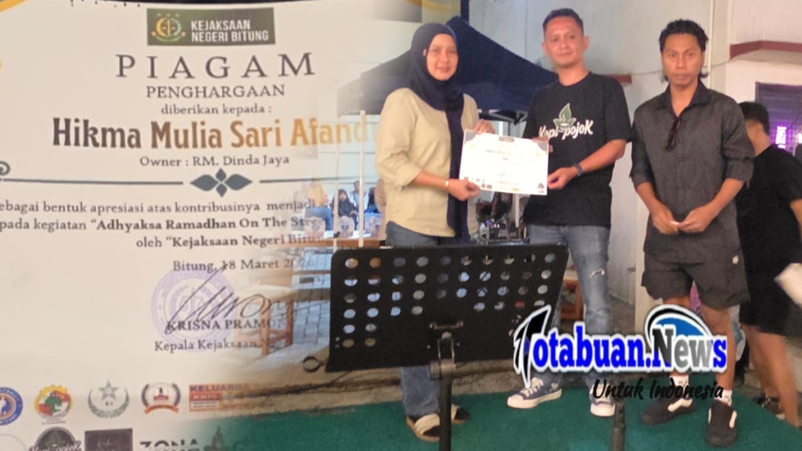 RM Dinda Jaya Mendapat PIAGAM penghargaan di Adhyaksa Ramadhan On The Street.