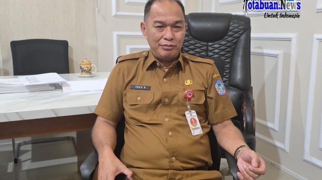 Kepala Badan Pendapatan Daerah (Bapenda) Kota Bitung, Theo Rorong, saat ditemui awak media. Senin, 6/4/2026. (Foto.mirawan)